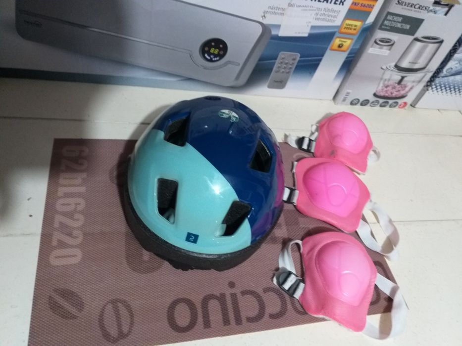 Casca de Protectie Si Genunchiere Copii Marimea S