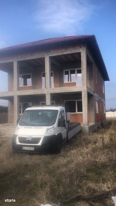 Casă cu 4 camere, locuință nouă, teren 1200 mp