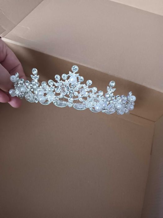 Vand accesoriu păr.