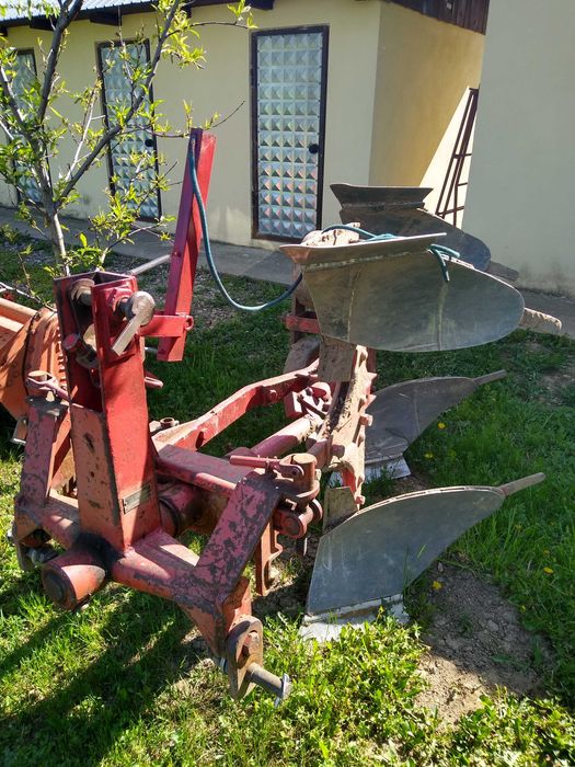 Tractor Fendt+încărcător frontal+frază+plug reversibil automat Roznov ...