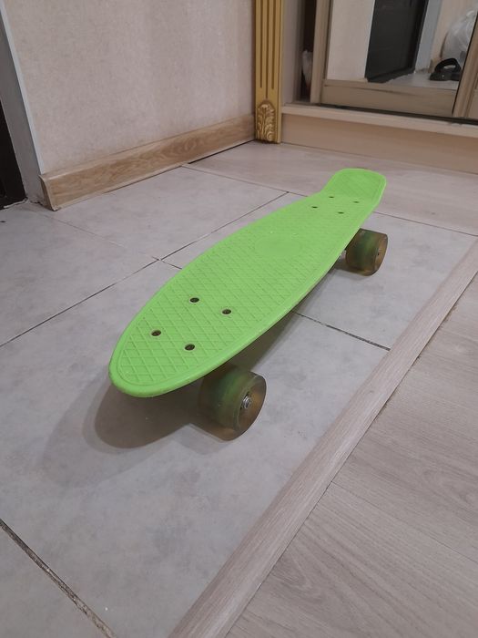 Зелёный пенниборд