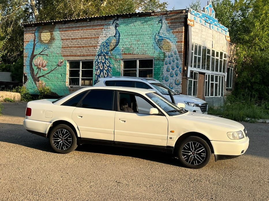 Продам машину Ауди 100