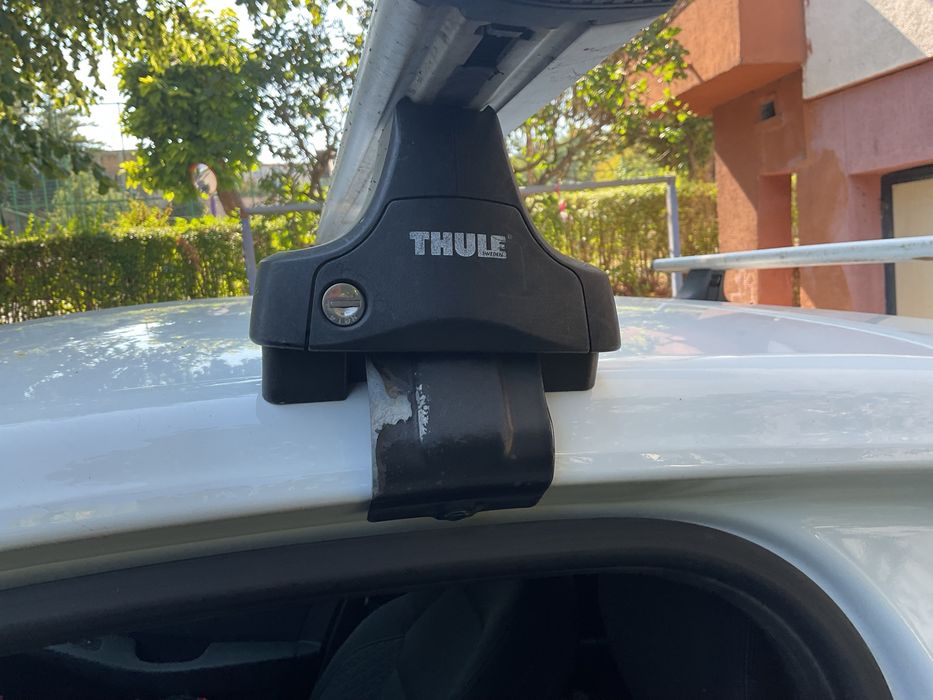 Bari portbagaj Thule Wingbar.