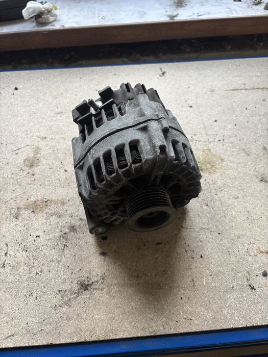 Динамо бмв е90 320д 177 коня