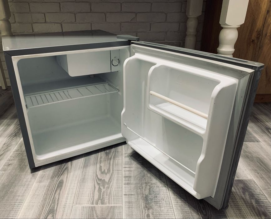 Холодильник Бирюса М50