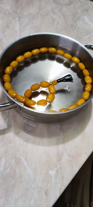 Истинска кехлибарена броеница 33 броя със поп