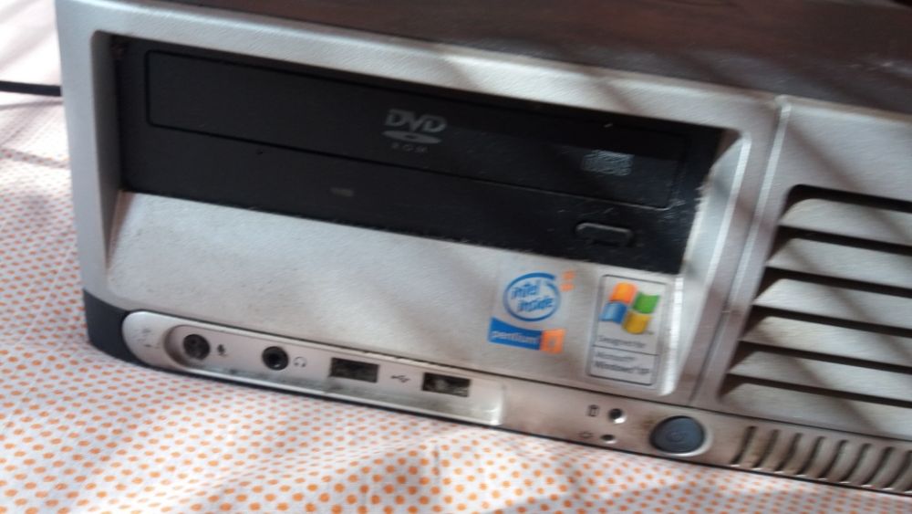 Компютър с монитор