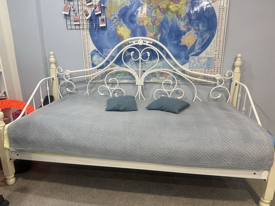 Продам детскую кровать для девочки