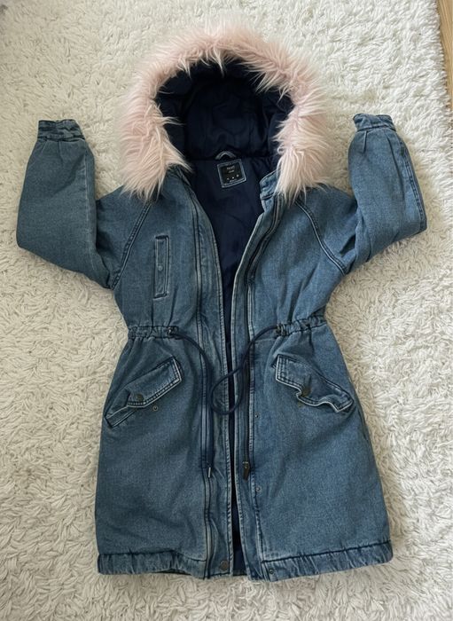 Зимно дънково яке с пух и качулка