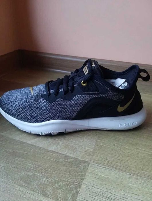 Дамски маратонки Nike