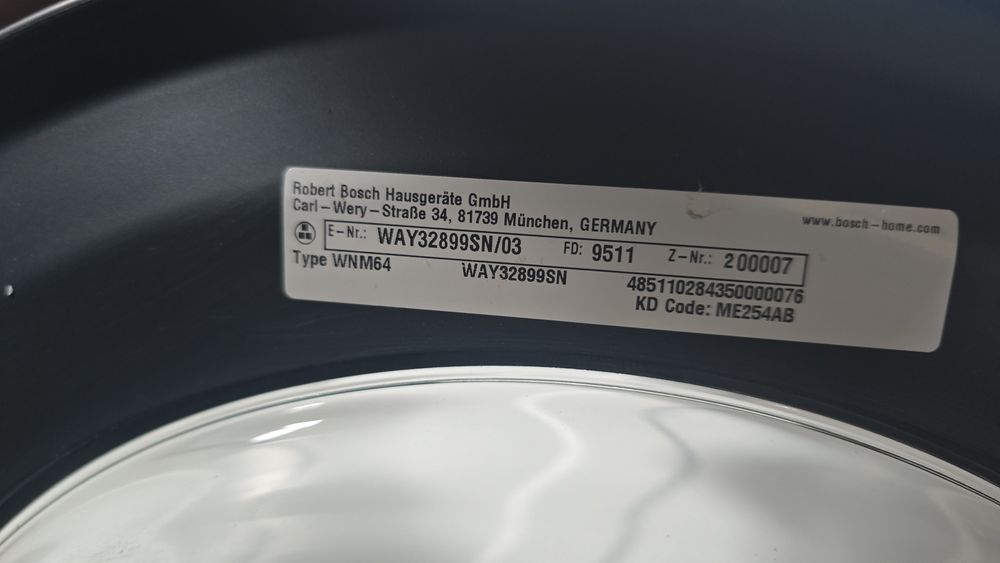 Инверторна самодозираща пералня Bosch Serie 8 Home Professional  9 кг
