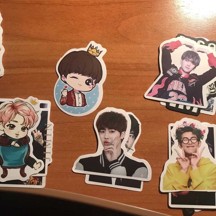 Наклейки с BTS по 100 тенге