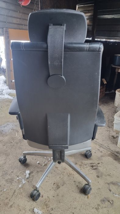 Scaun rotativ din piele