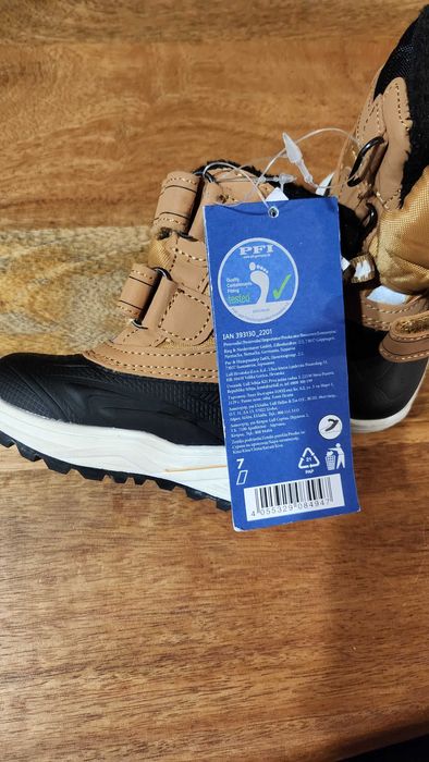 Бебешки кецове и бебешки ботушки