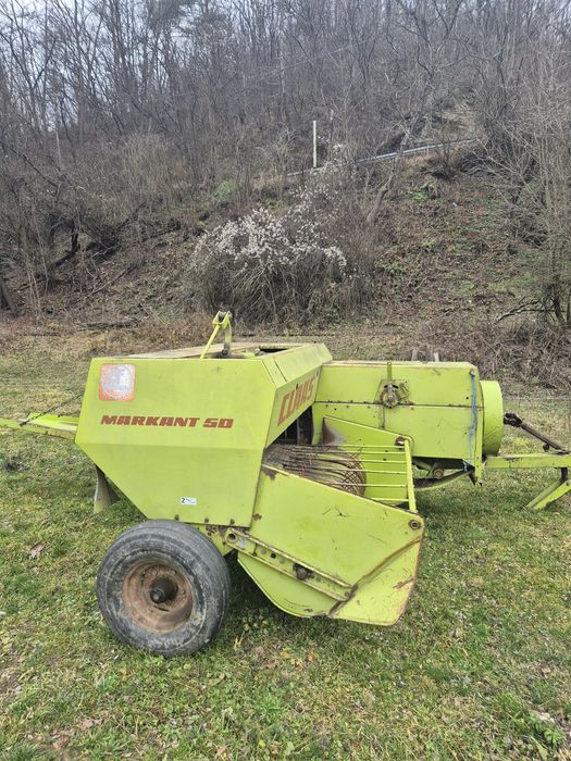 Vând balotiera dreptunghiulara