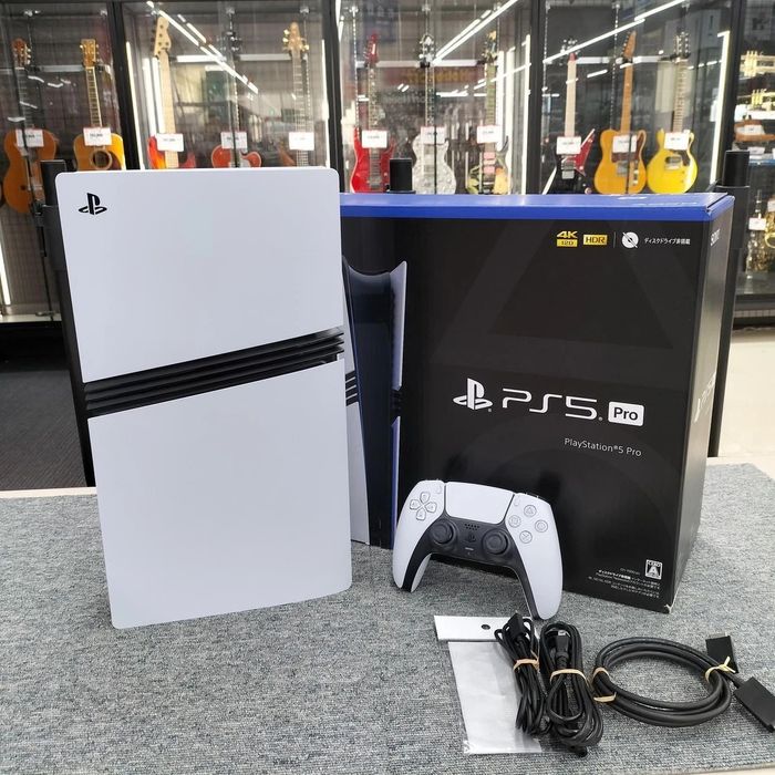 Sony PlayStation 5 Pro (PS5 Pro) – 2TB, full box, stare excelenta