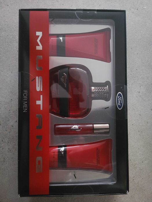 Ford Mustang GT оригинален парфюм, комплект с афтершейв и гел за миене