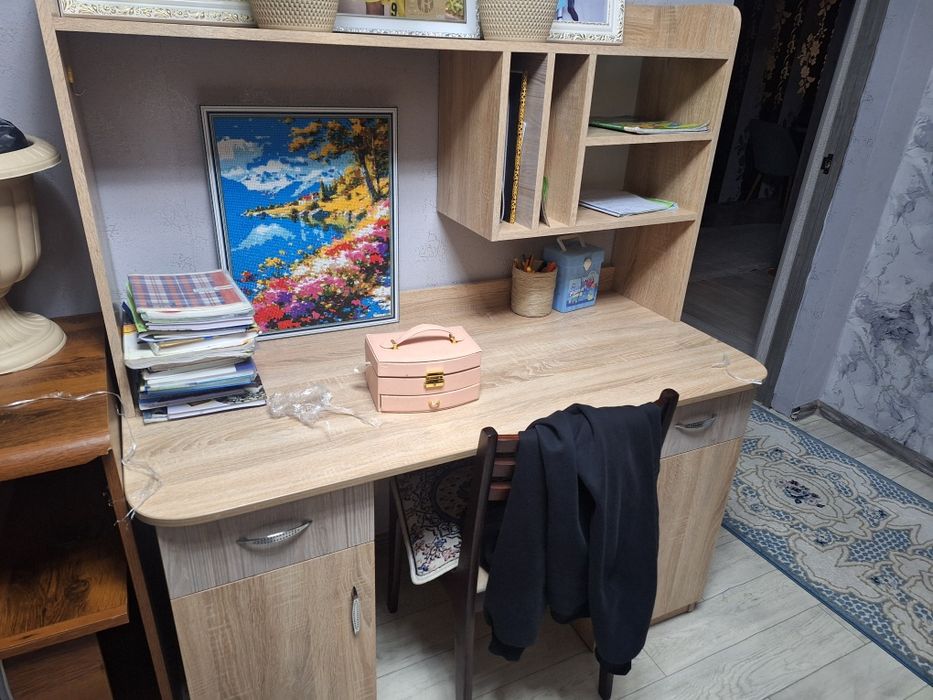 Стол для учёбы .