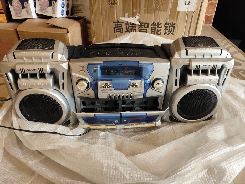 Продается магнитофон