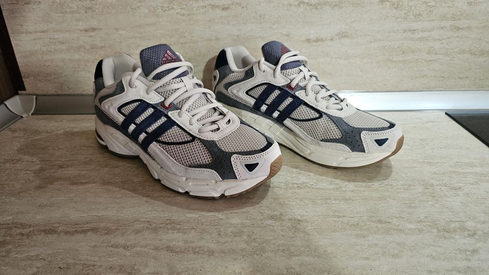 Adidas Response CL