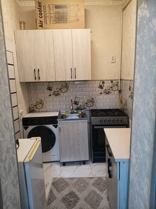 Коттедж–Дом, 1-комнатная.  Срочная продажа Мирабадский район ,метро