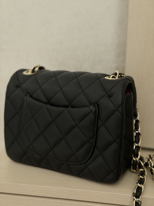 Продам сумку chanel