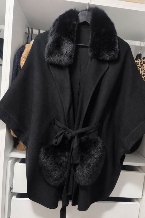 Кашмирено палто с яка от лисица