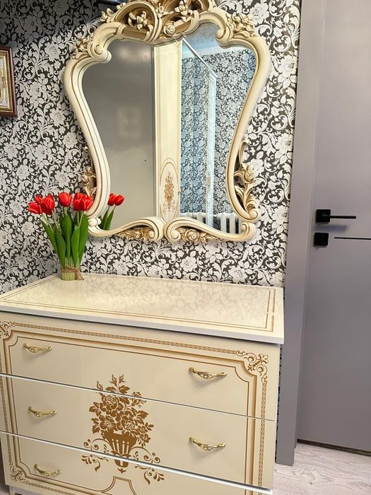 Продам спальный гарнитур