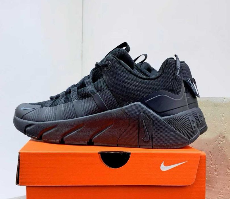 Продавам нов модел мъжки маратонки Nike Free Metcom 7 black нови с кутия