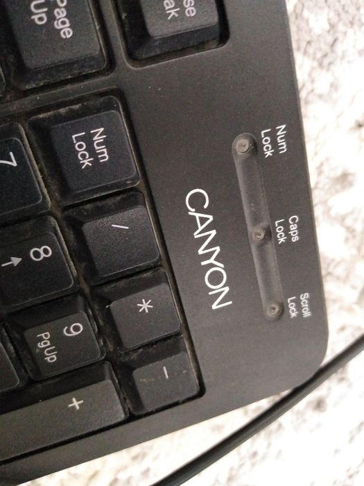 Продам клавиатуру