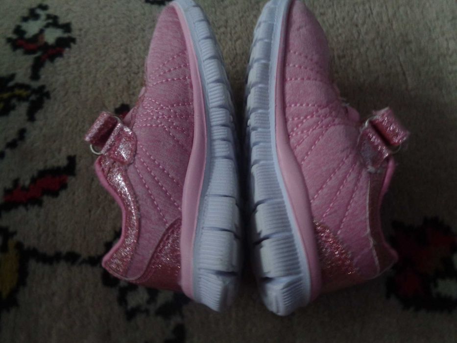 Vand adidasi fetita 3.