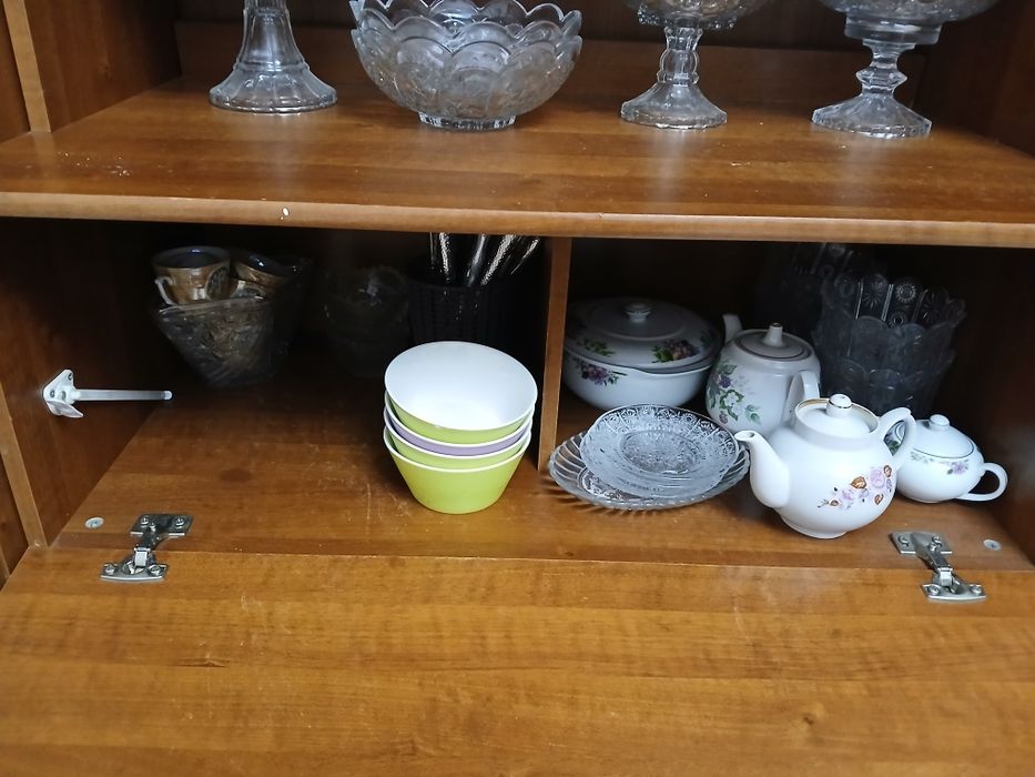 Гостиный сервант