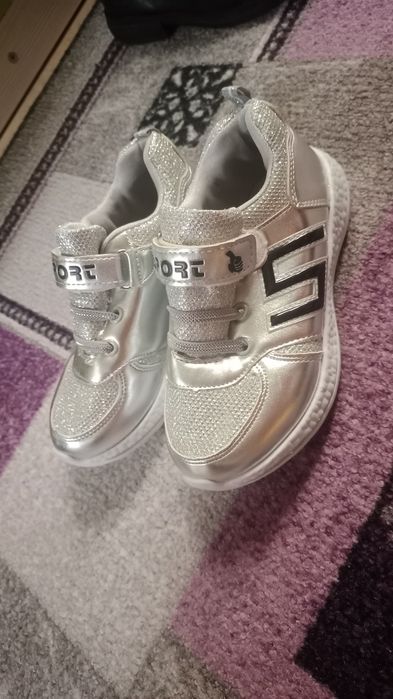 Детская обувь на девочку