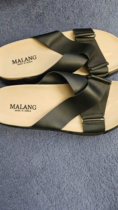 Продам фирменные шлепанцы