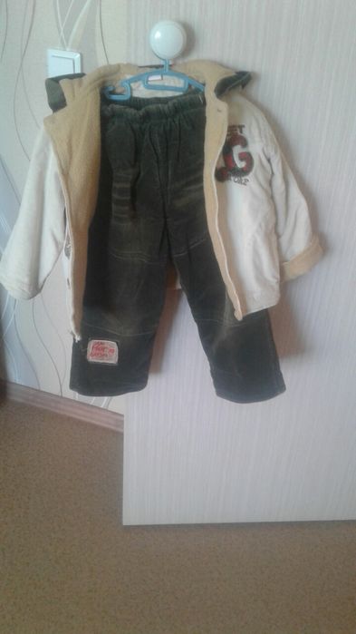 Продам осенний костюм.