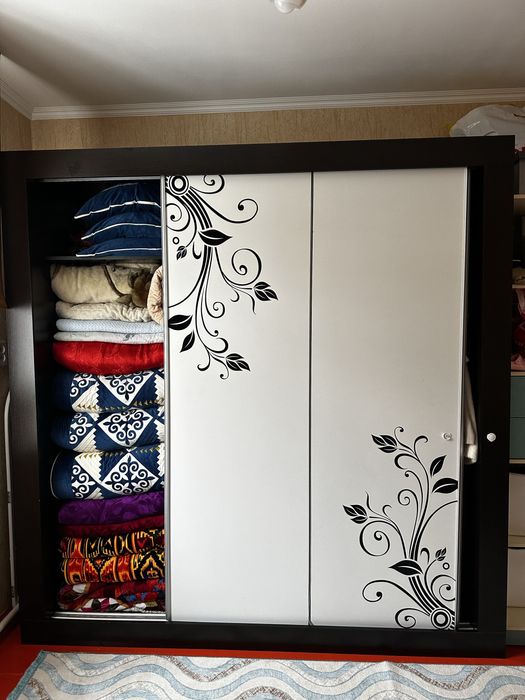 Продается шкаф срочно торг есть