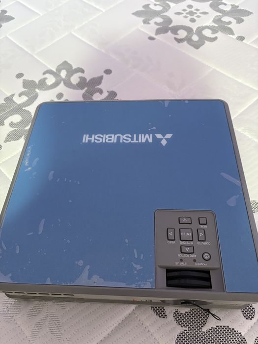 Продам проектор в отличном состоянии