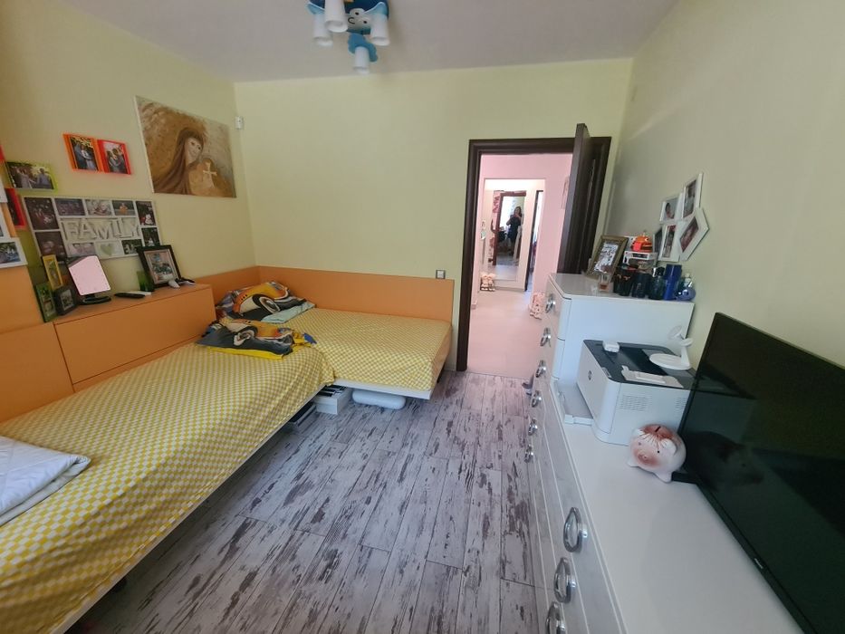 Продава се Тристаен апартамент в Пловдив, Кършияка - 80 кв.м за 1988 €/кв.м - Снимка #8