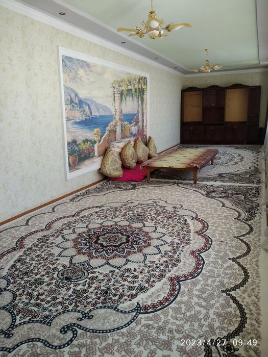 Hamma sharoitlar bor uy sotiladi