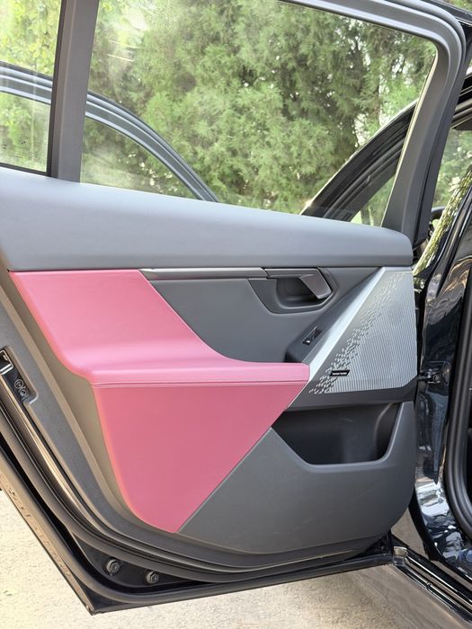 BMW i5 eDrive40 L, 2025 г. — пробег 8000 км