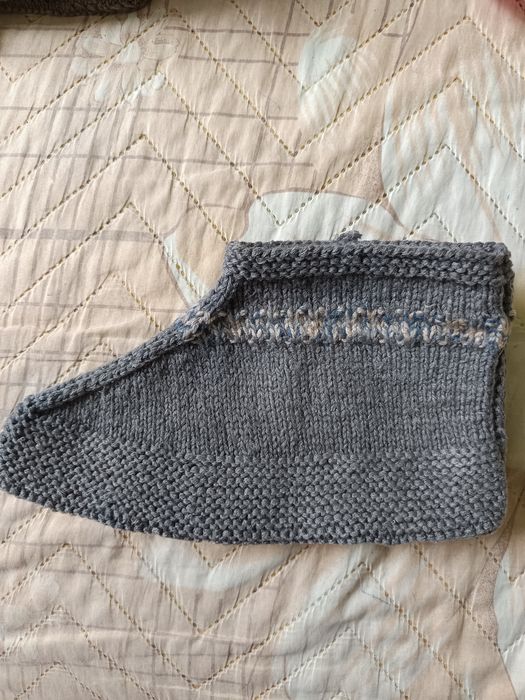 Мъжки и дамски плетени терлици.