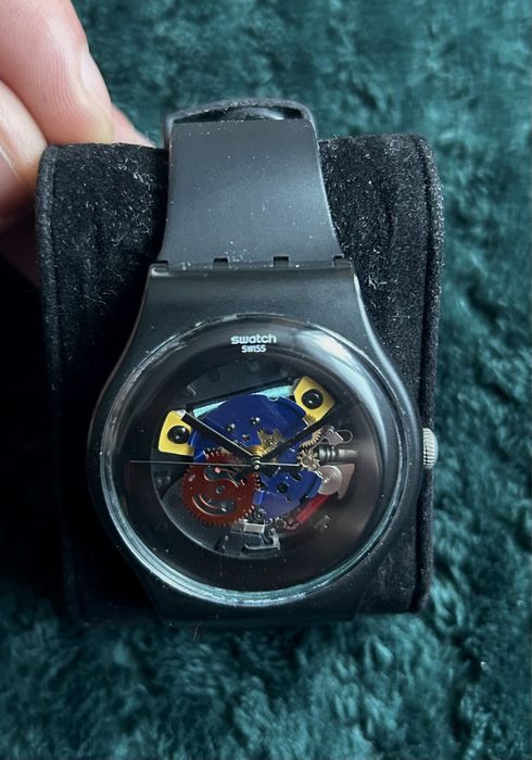 Swatch прозрачен часовник