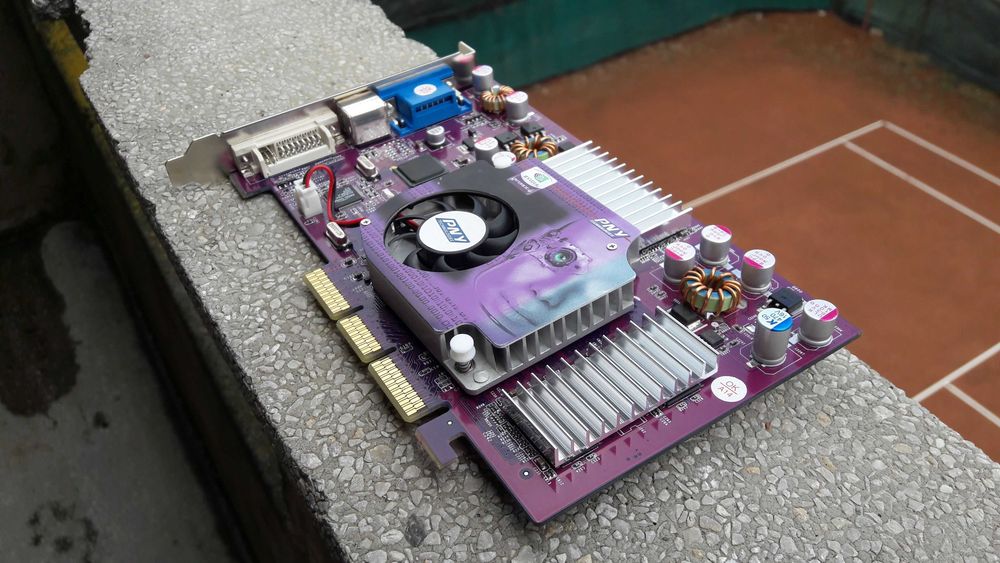 Placa video de colectie PNY nVIDIA Geforce 4 Ti 4200 64MB DDR AGP