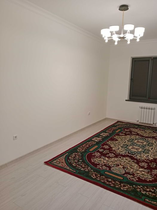 Новостройка квартира сотилади!