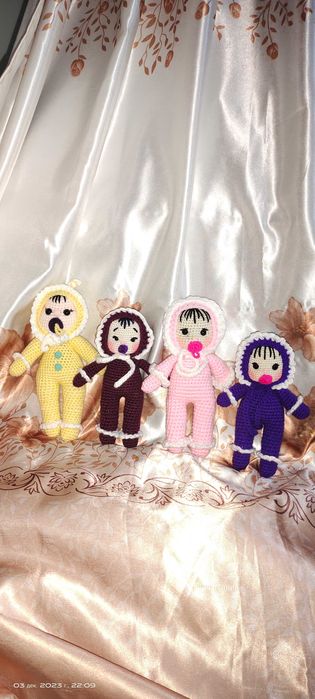 O'yinchoqlar qo'lda to'qilgan