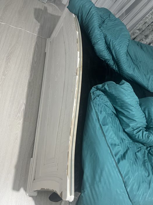 Двух спальный кровать Б/у