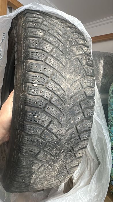 Продам шины зимние 16