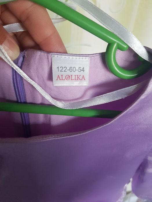 Нарядное платье, размер 122см