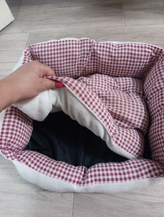 продам лежанку для кошки или собачки