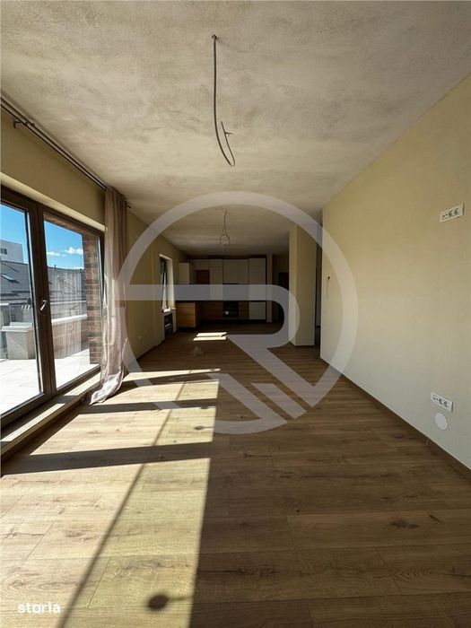 Apartament Tip Penthause 3 camere,103 mp + 2 terase ,situat pe strada